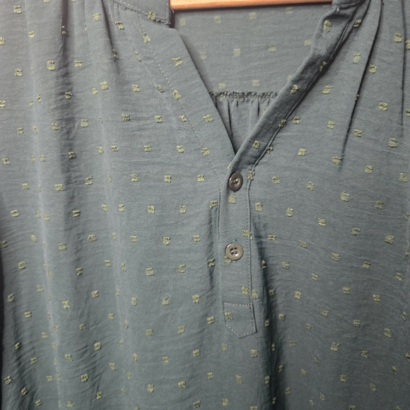 Women's Top Size XL Boutique Feminine dark Green - Picture 2 of 7